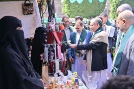 وزارة الاقتصاد والجهات التابعة لها تشتري منتجات من الأسر المنتجة لنزلاء دار الأيتام
